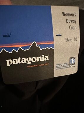 Patagonia Women’s 10 Black Capris  Performance Fabric New With Tags